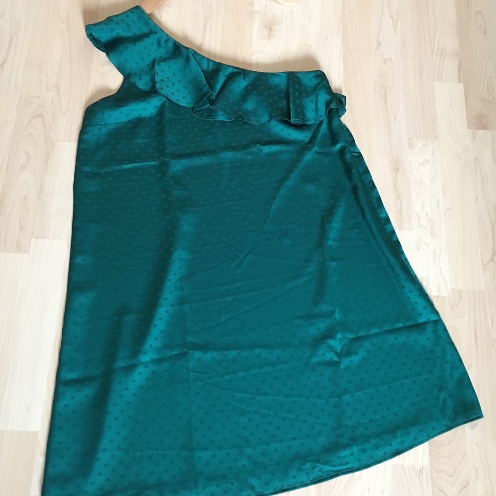 Green one shoulder dress